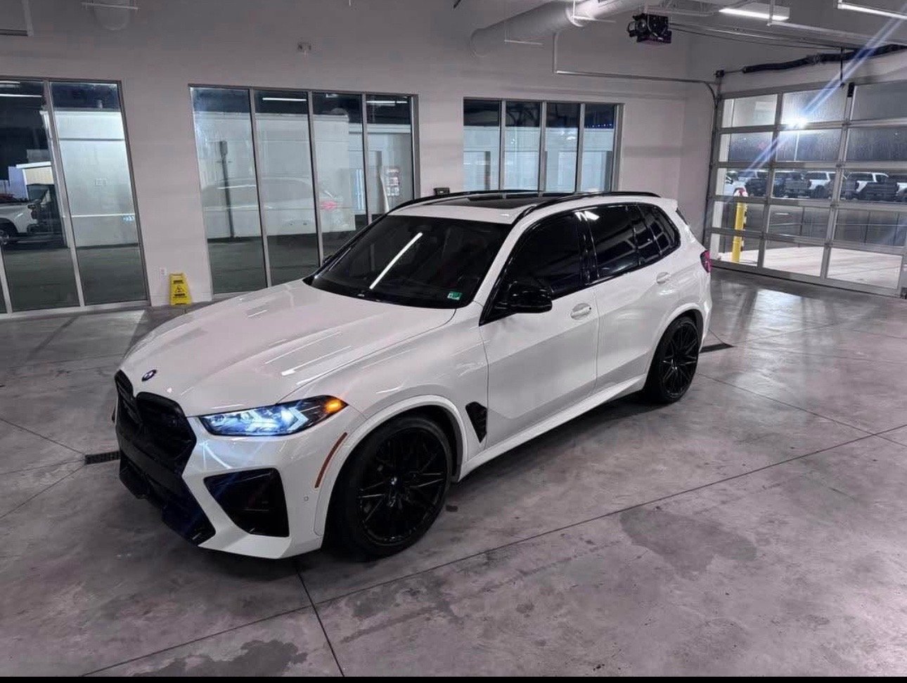2025 BMW X5 M - Image 2