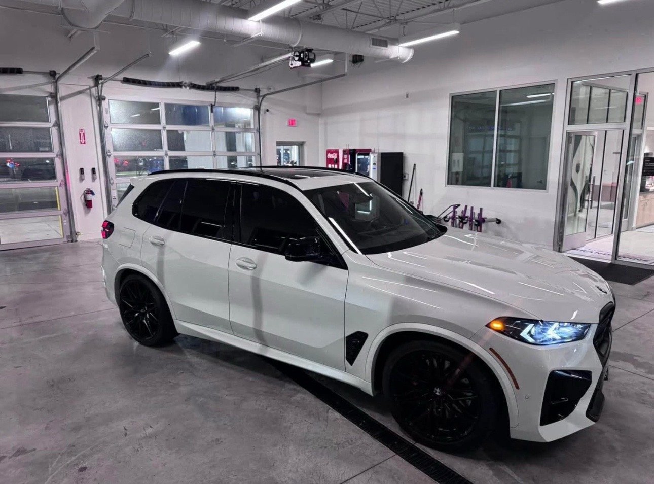 2025 BMW X5 M - Image 5