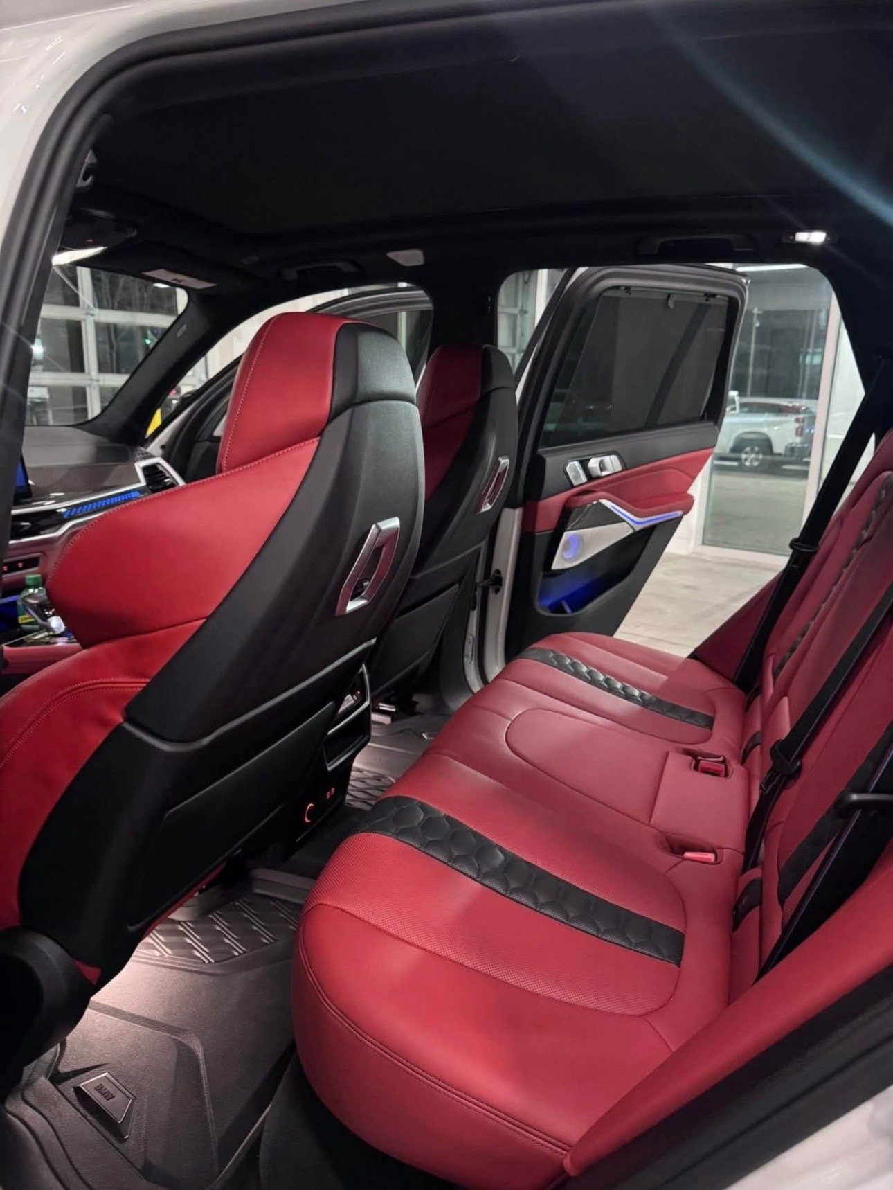 2025 BMW X5 M - Image 9