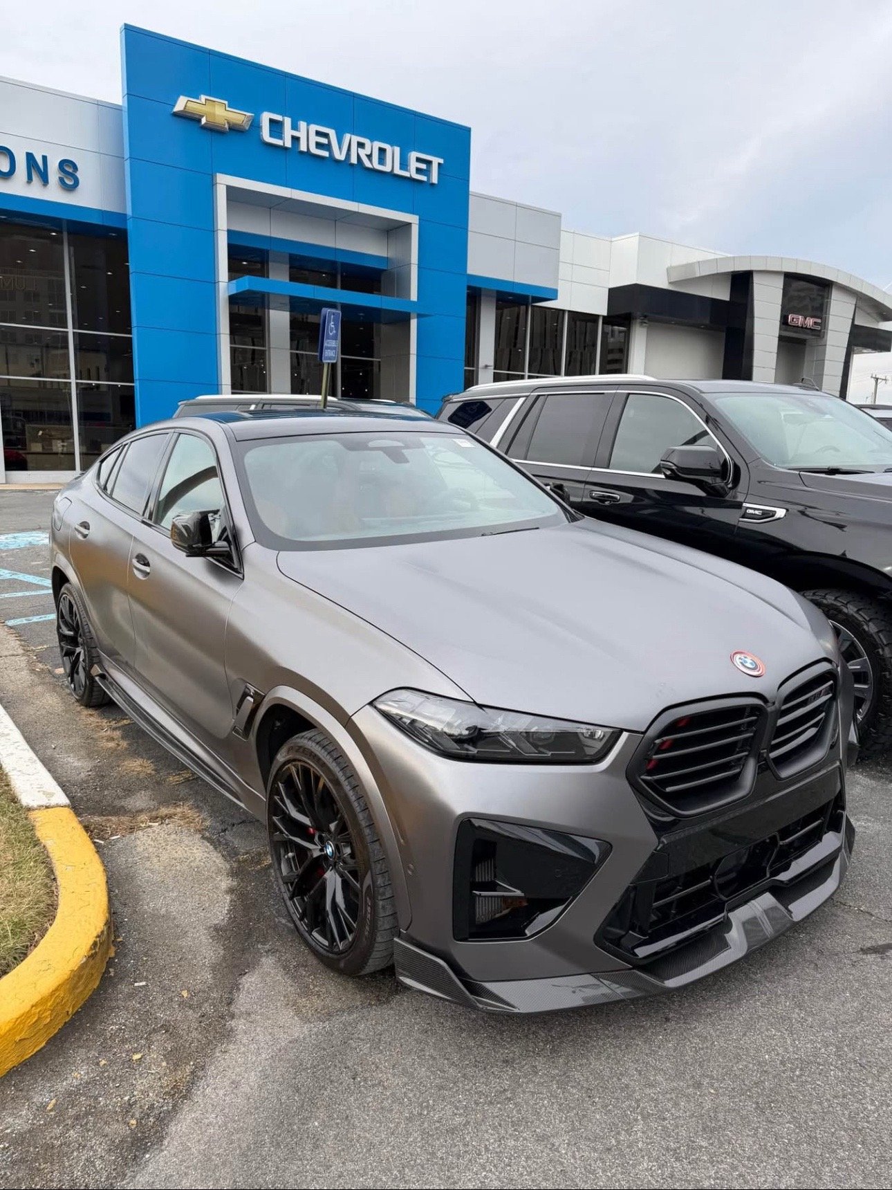 2024 BMW X6 M - Image 2