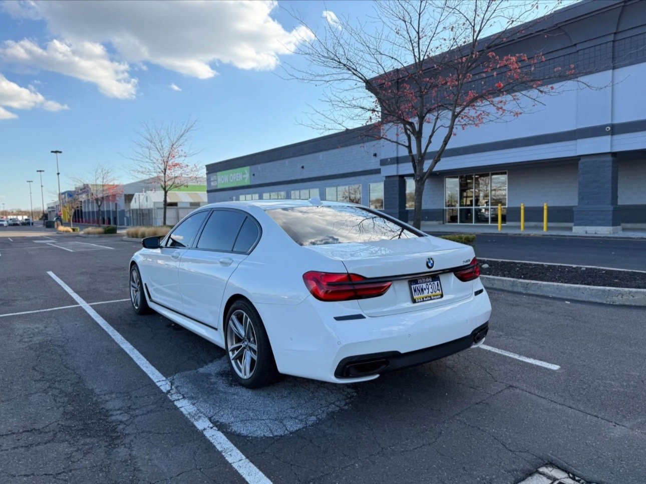 2016 BMW 740i - Image 2