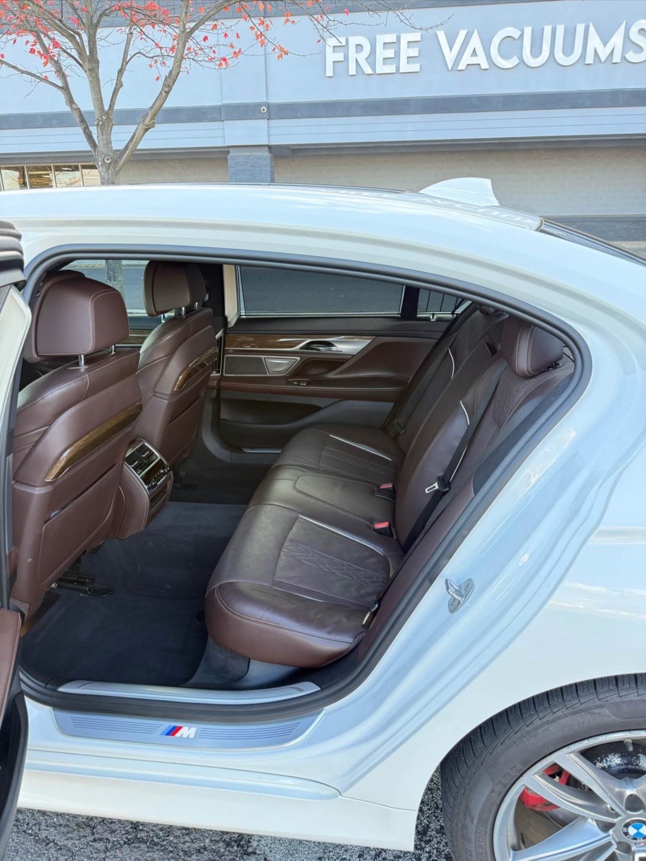 2016 BMW 740i - Image 4