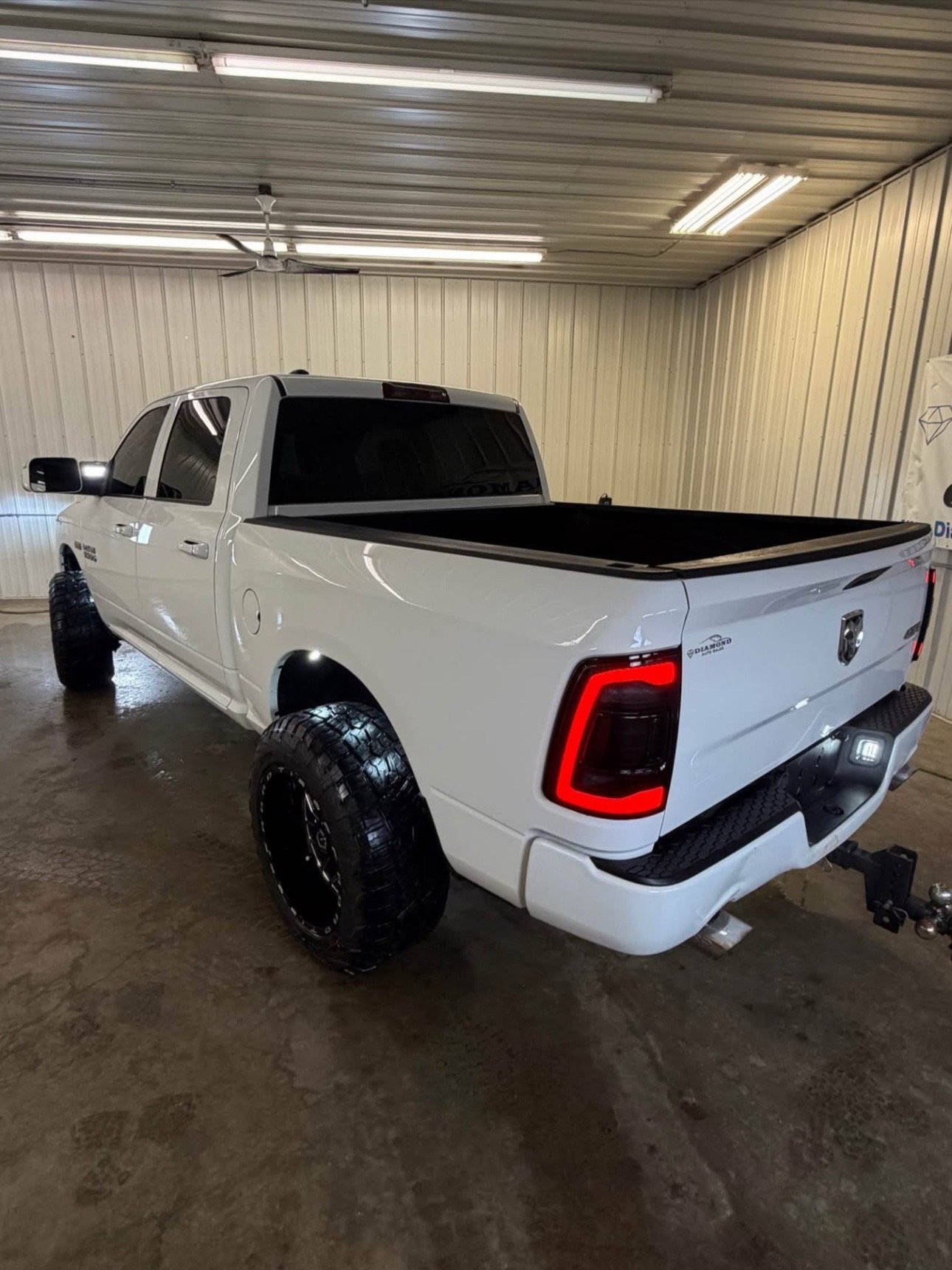 2018 RAM 1500 CREW CAB - Image 3