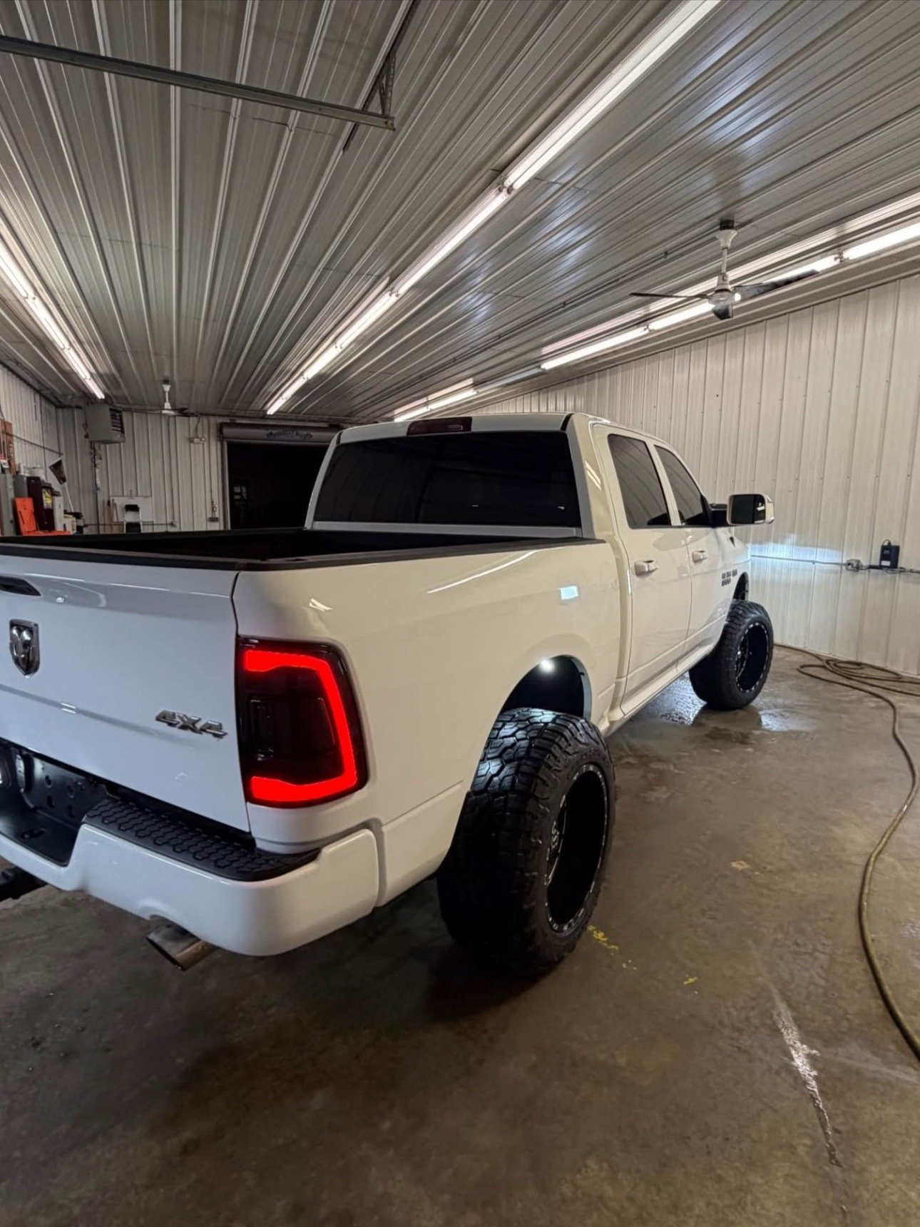 2018 RAM 1500 CREW CAB - Image 5