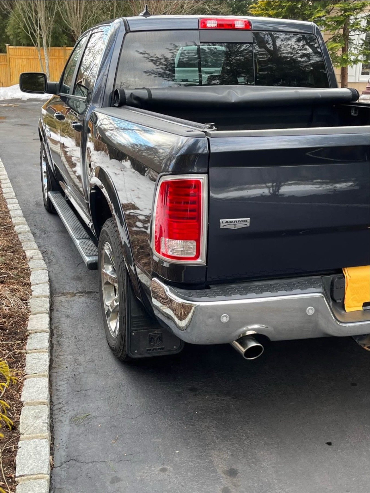2017 RAM 1500 LARAMIE - Image 11