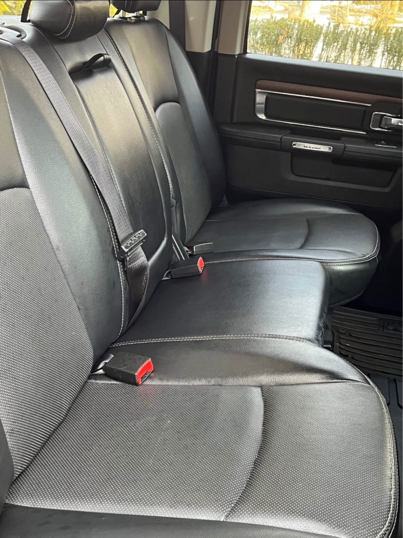 2017 RAM 1500 LARAMIE - Image 14
