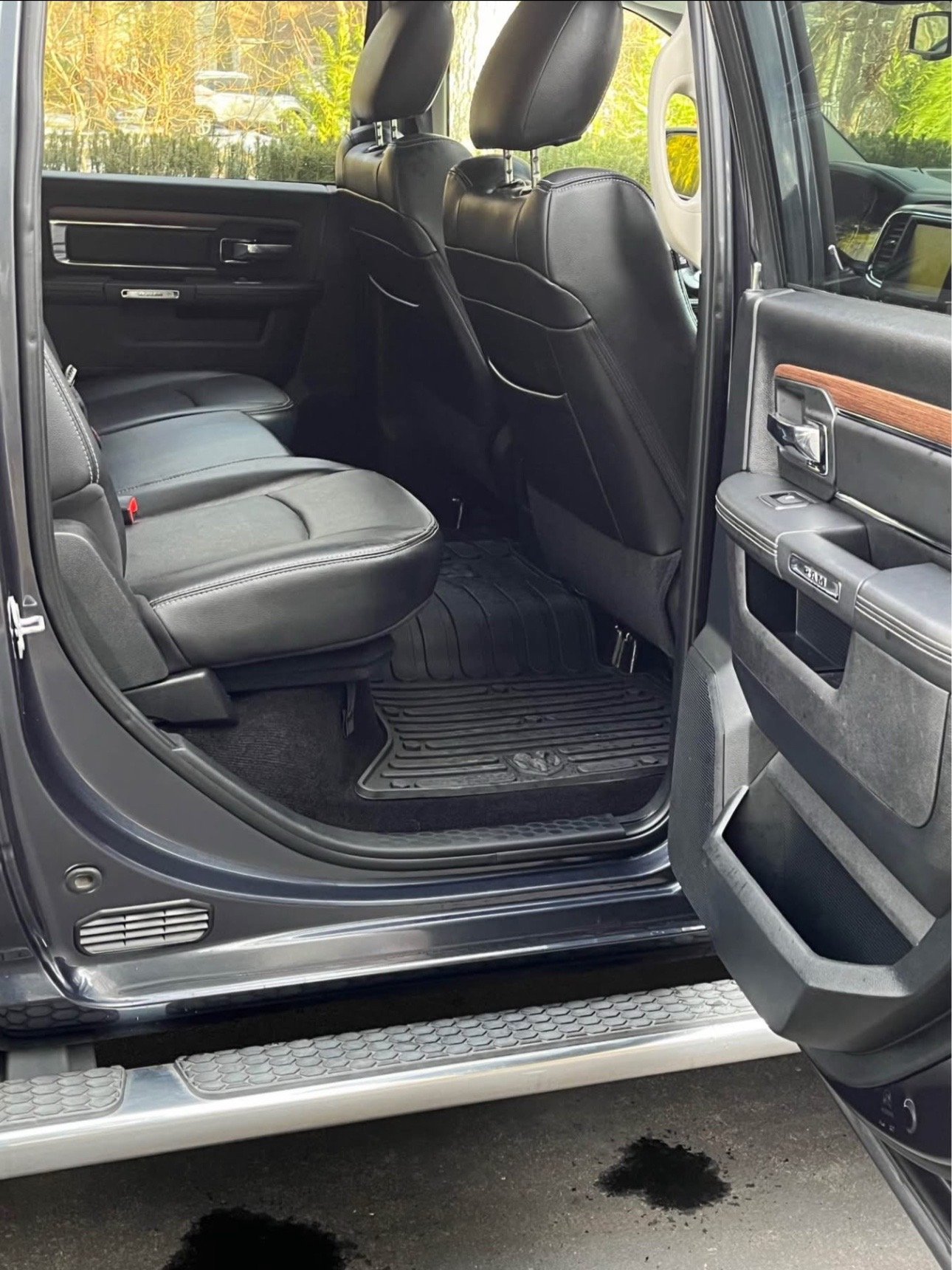 2017 RAM 1500 LARAMIE - Image 16