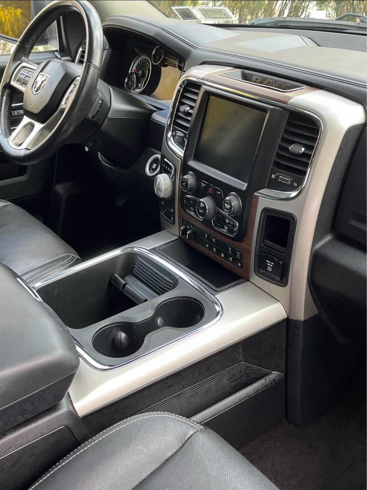 2017 RAM 1500 LARAMIE - Image 7