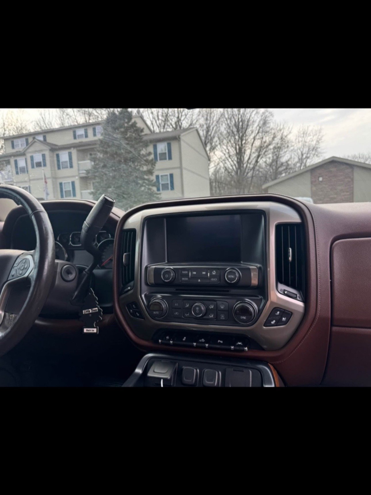 2016 Chevrolet Silverado - Image 11