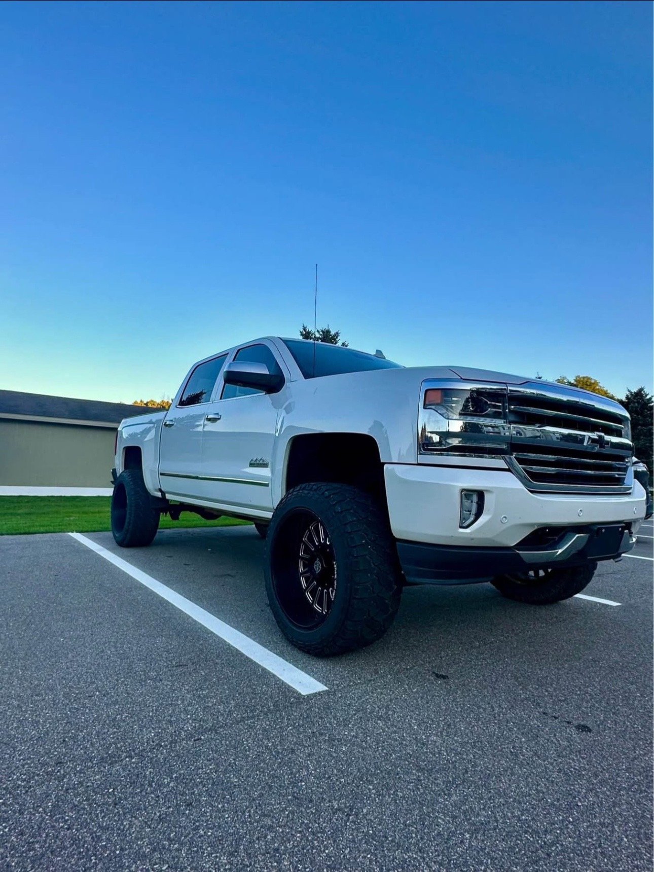 2016 Chevrolet Silverado - Image 2