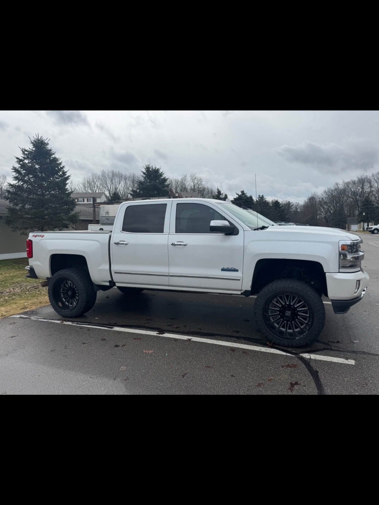 2016 Chevrolet Silverado - Image 3