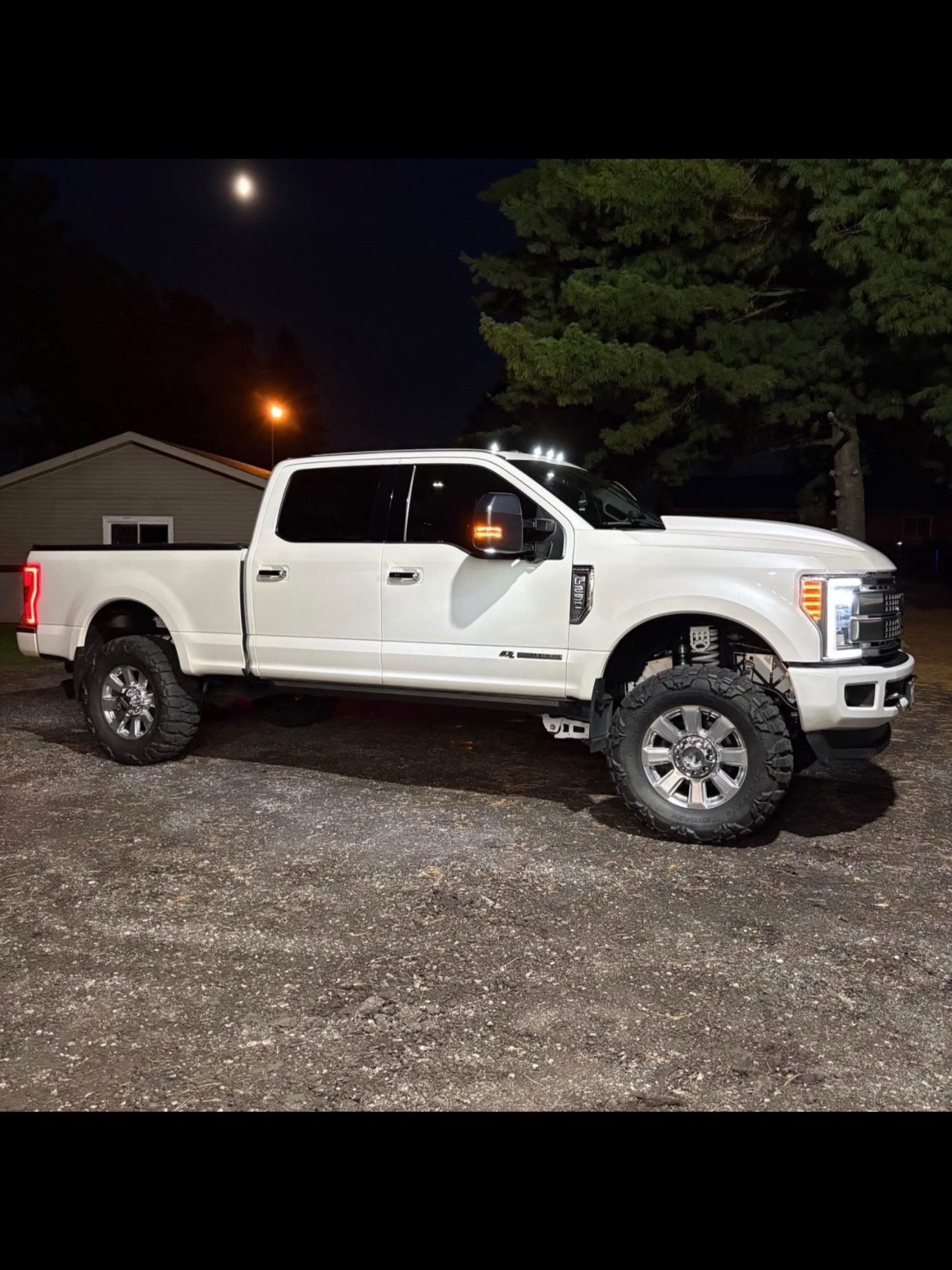 BUY 2017 Ford F-250 Platinum YES - Image 2
