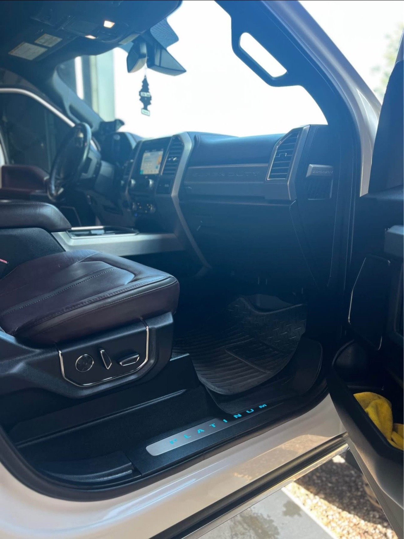 BUY 2017 Ford F-250 Platinum YES - Image 5