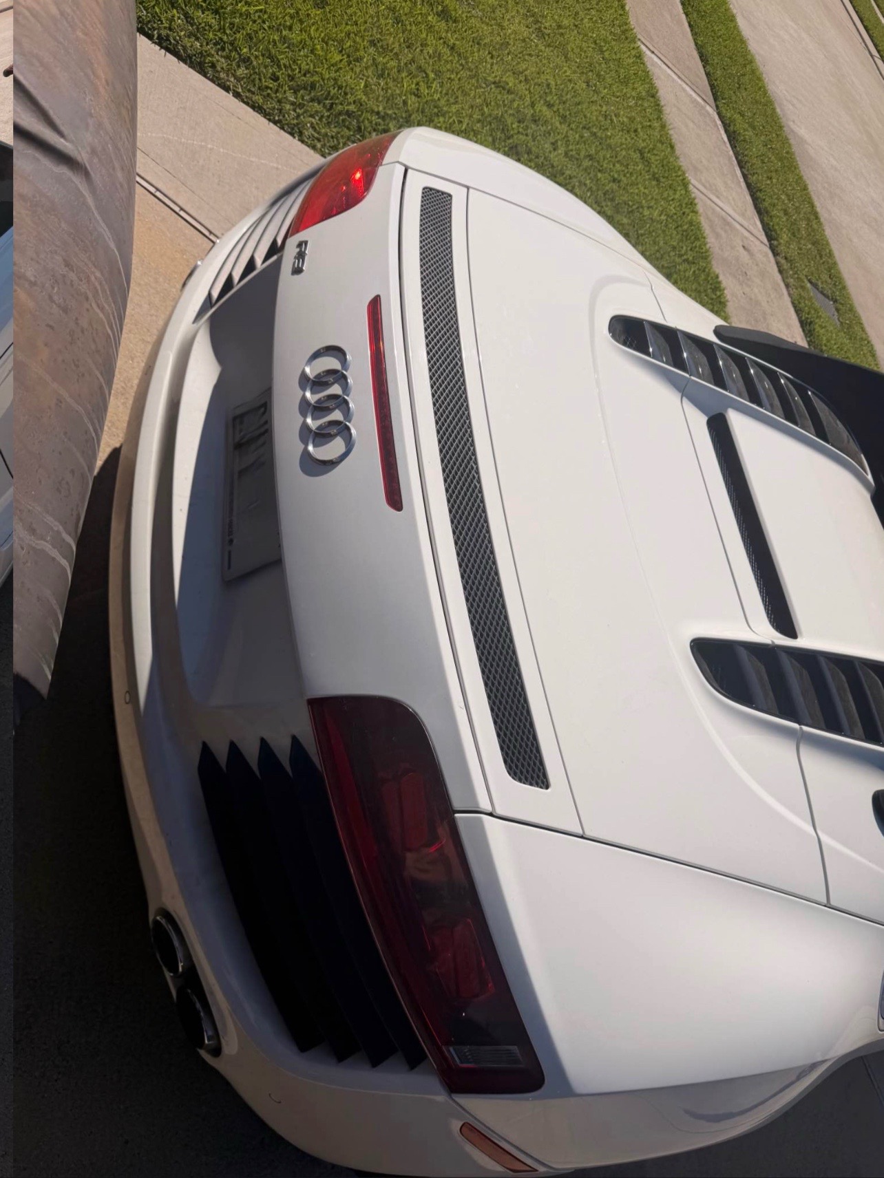Buy 2011 AUDI R8 V8 SPYDER No