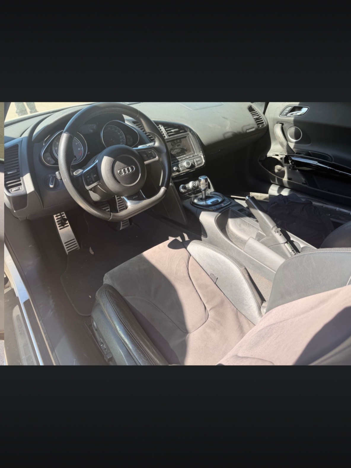 Buy 2011 AUDI R8 V8 SPYDER No