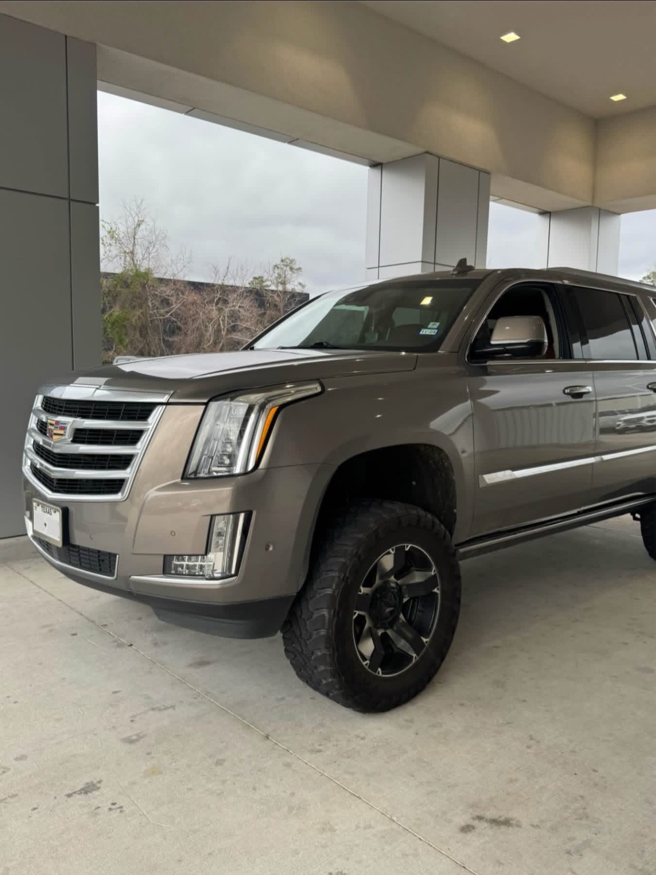 2018 CADILLAC ESCALADE ESV LUXURY