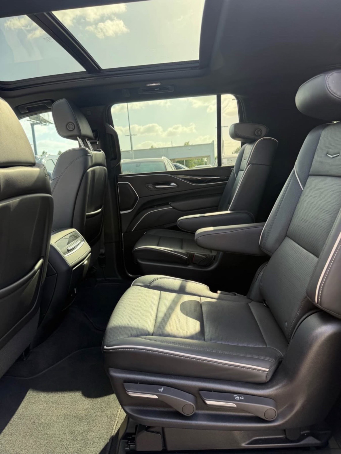 BUY 2023 CADILLAC ESCALADE ESV SPORT NO