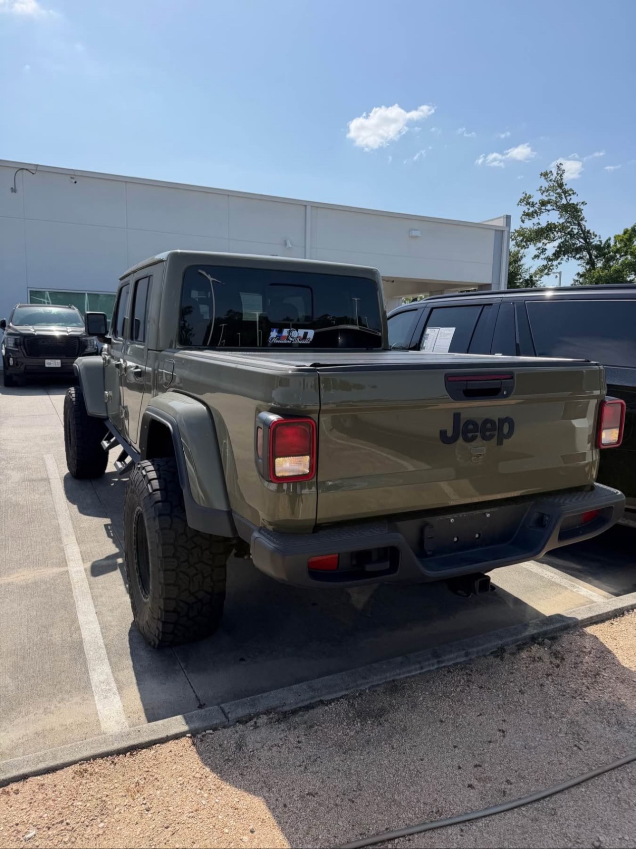 BUY 2025 JEEP GLADIATOR SPORT YES