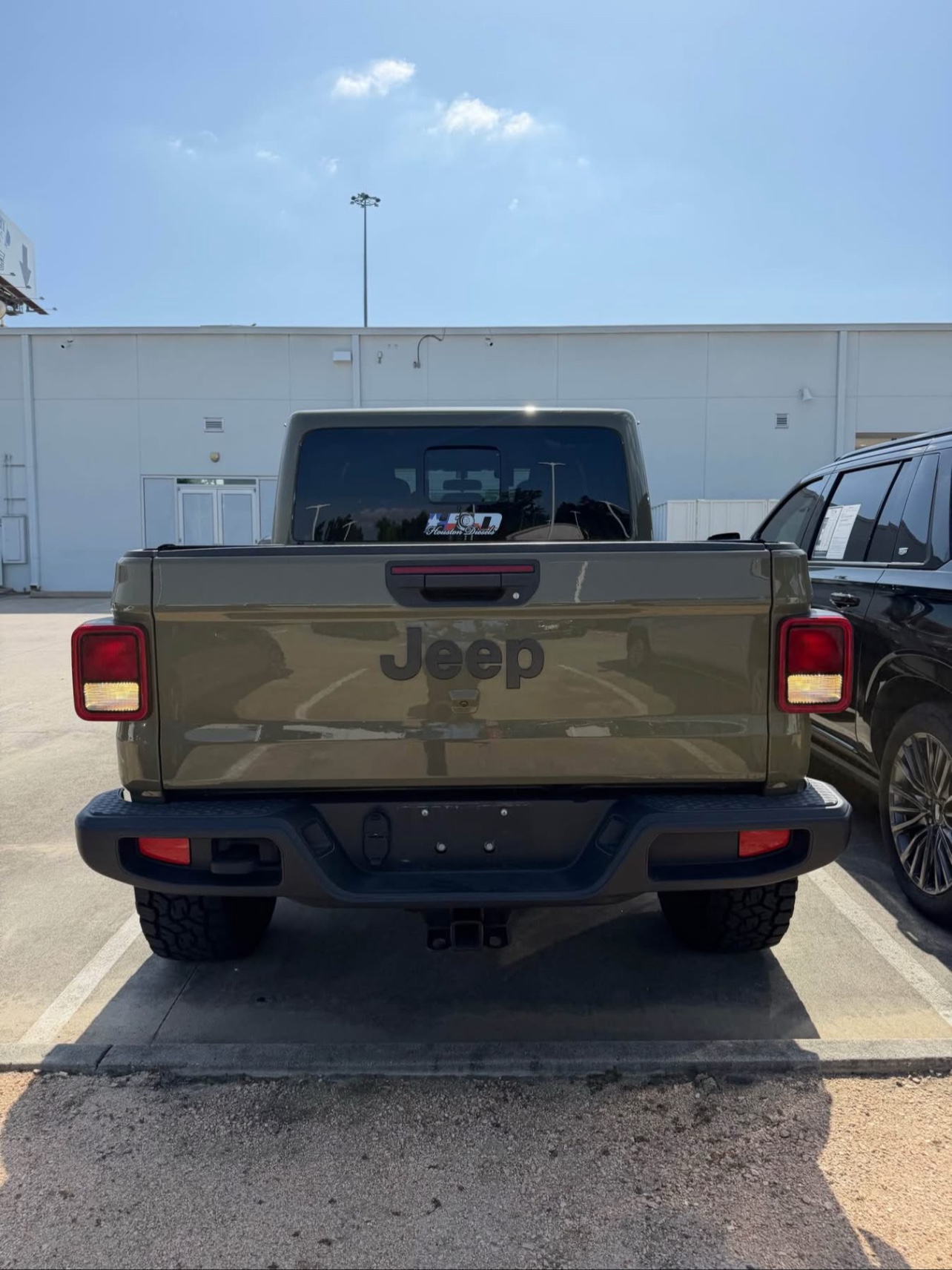 BUY 2025 JEEP GLADIATOR SPORT YES