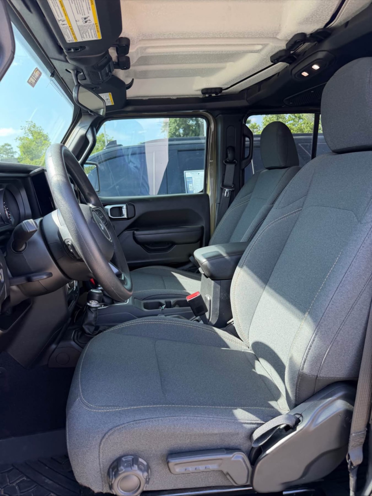 BUY 2025 JEEP GLADIATOR SPORT YES