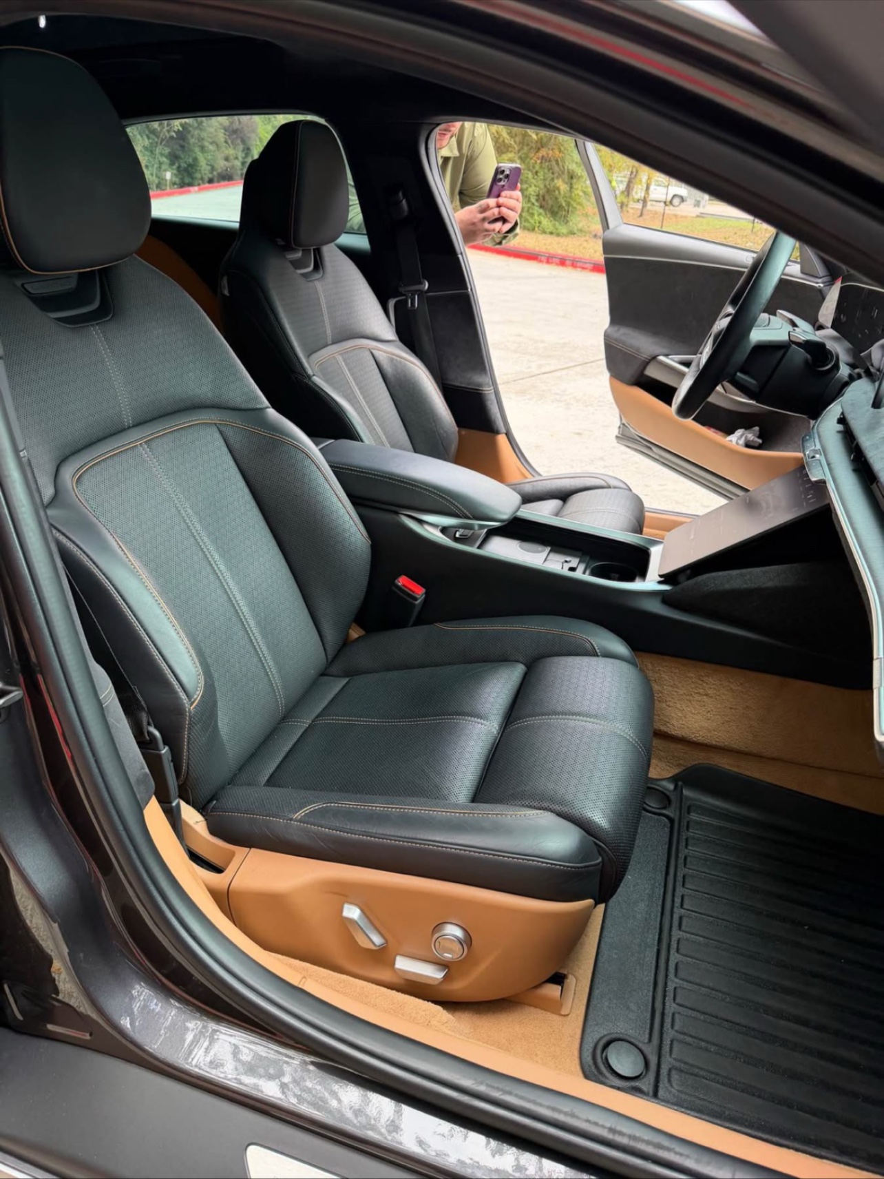 BUY 2022 LUCID AIR GRAND TOURING