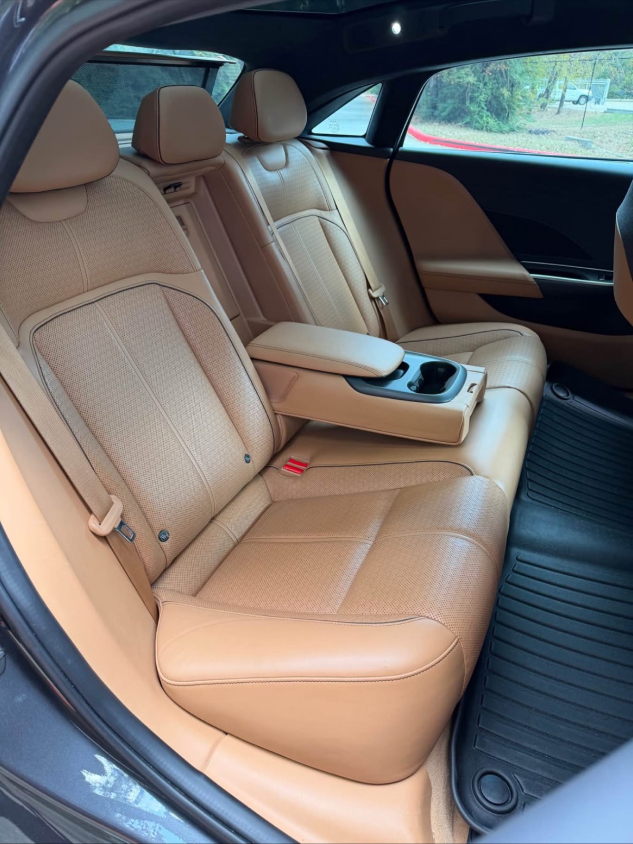 BUY 2022 LUCID AIR GRAND TOURING