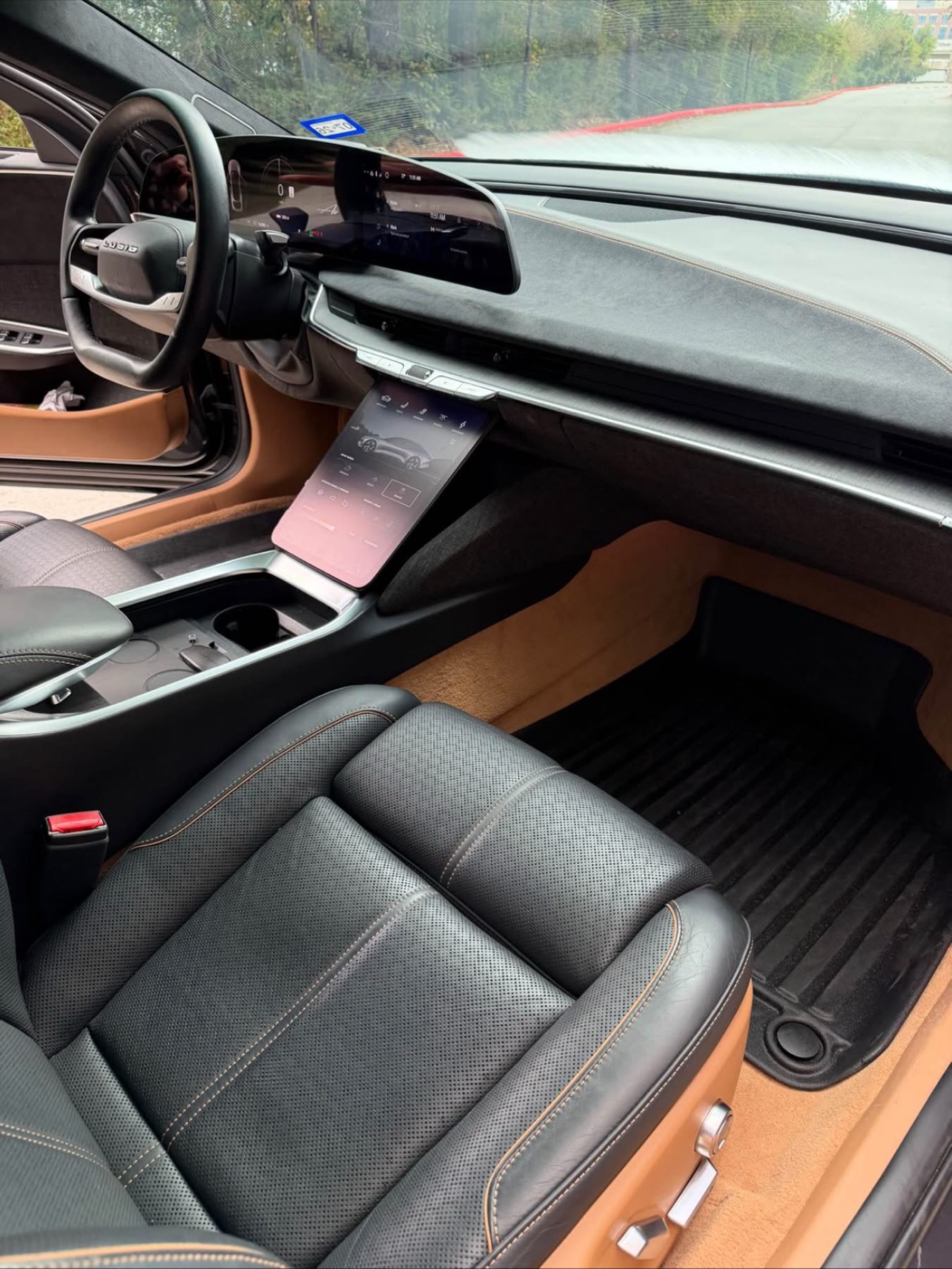 BUY 2022 LUCID AIR GRAND TOURING