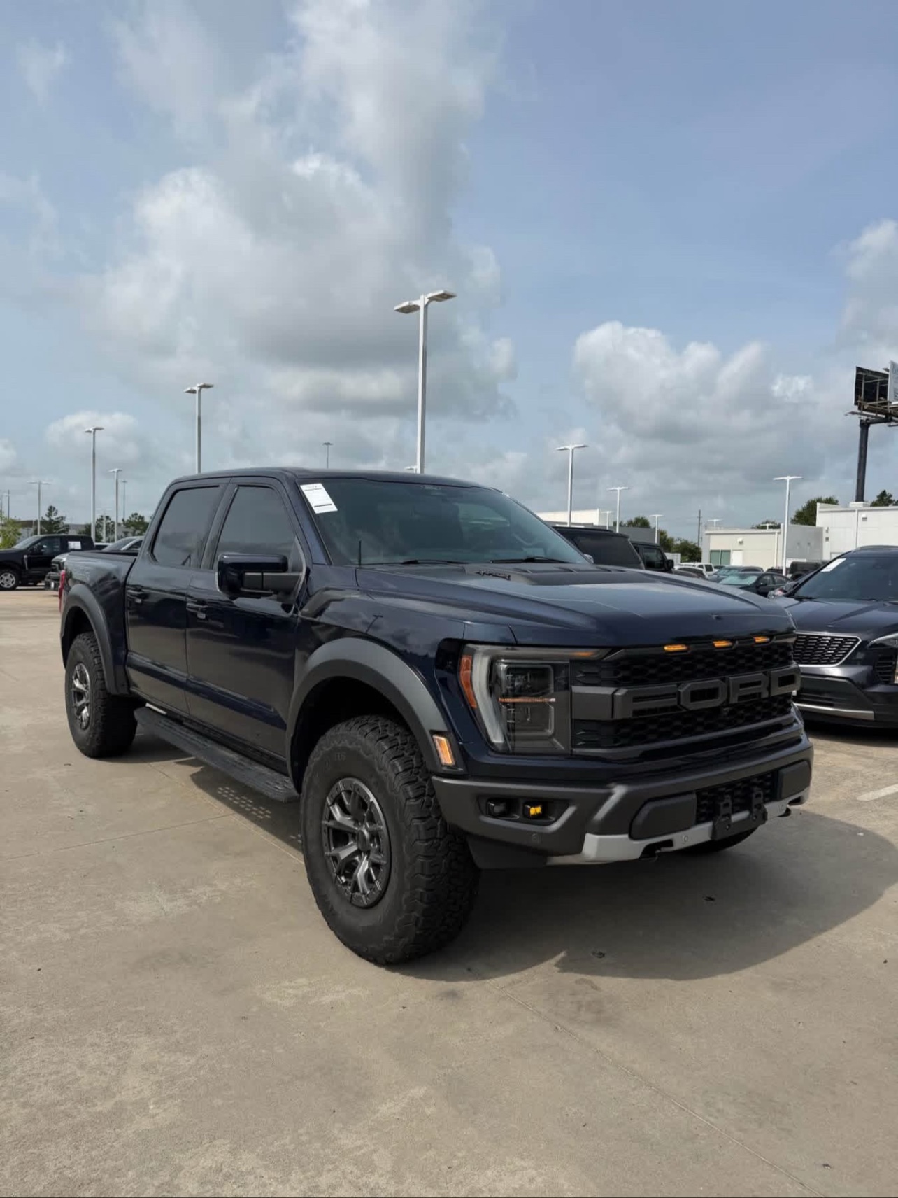 BUY 2022 FORD F-150 RAPTOR – FULLY LOADED YES