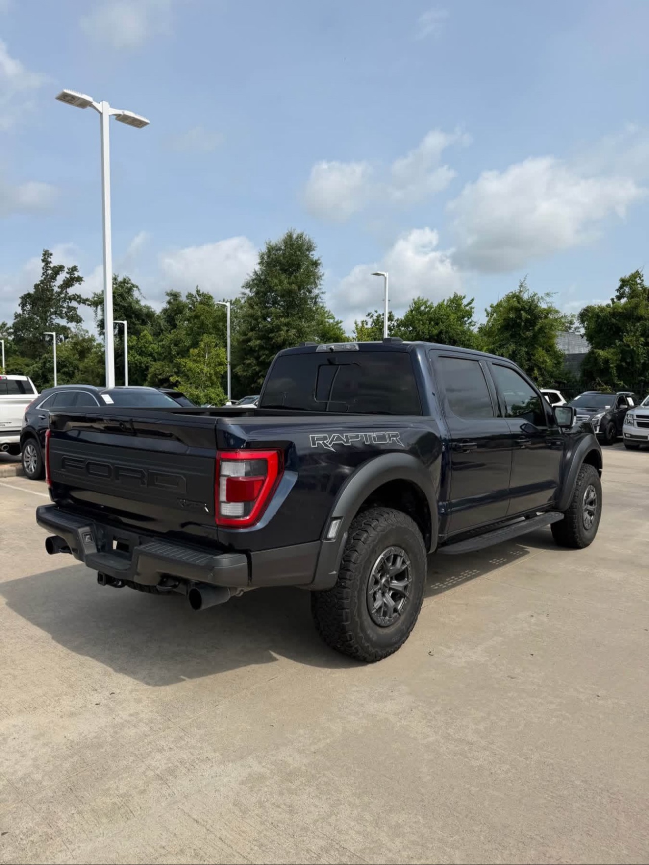 BUY 2022 FORD F-150 RAPTOR – FULLY LOADED YES