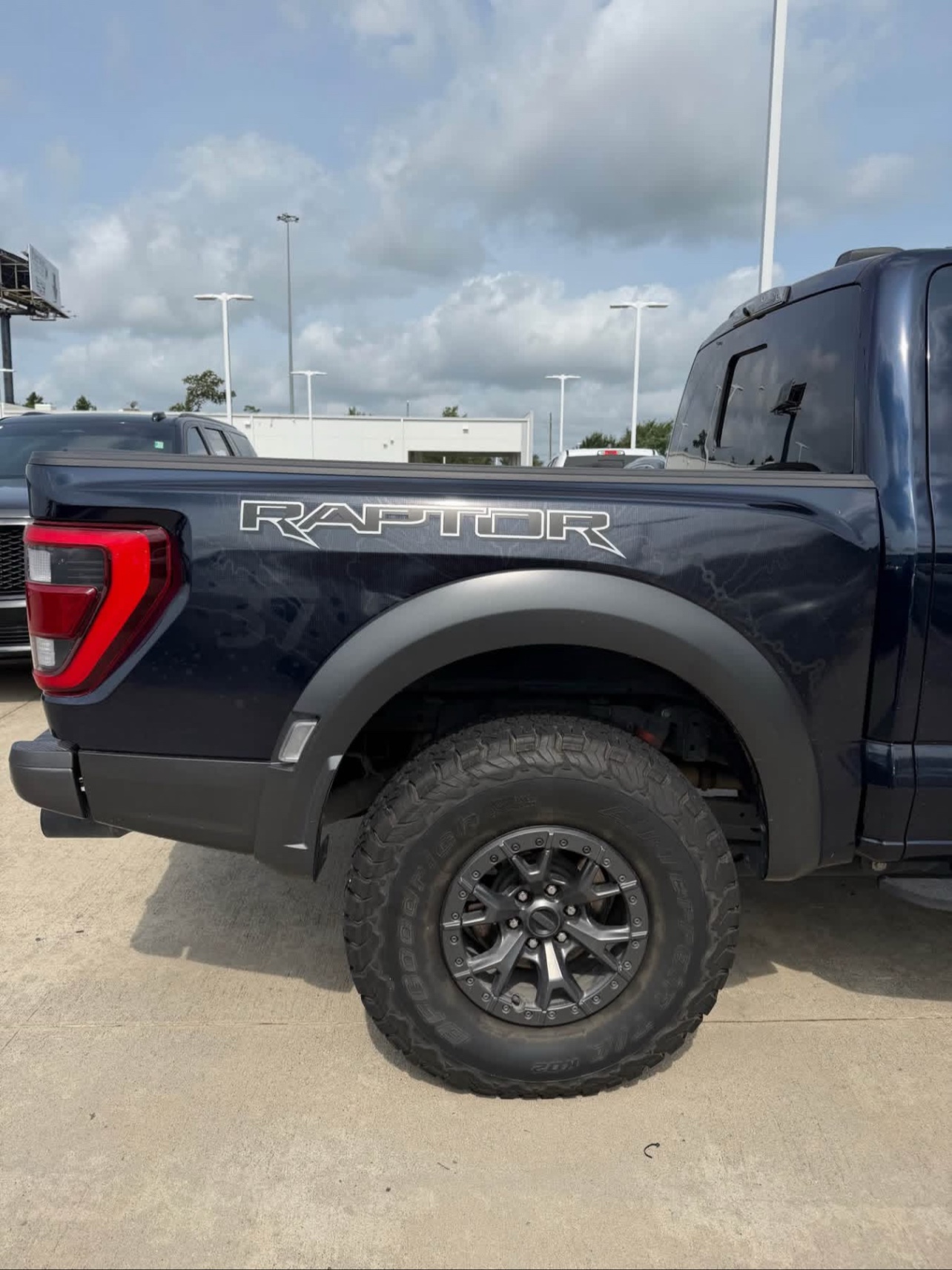 BUY 2022 FORD F-150 RAPTOR – FULLY LOADED YES