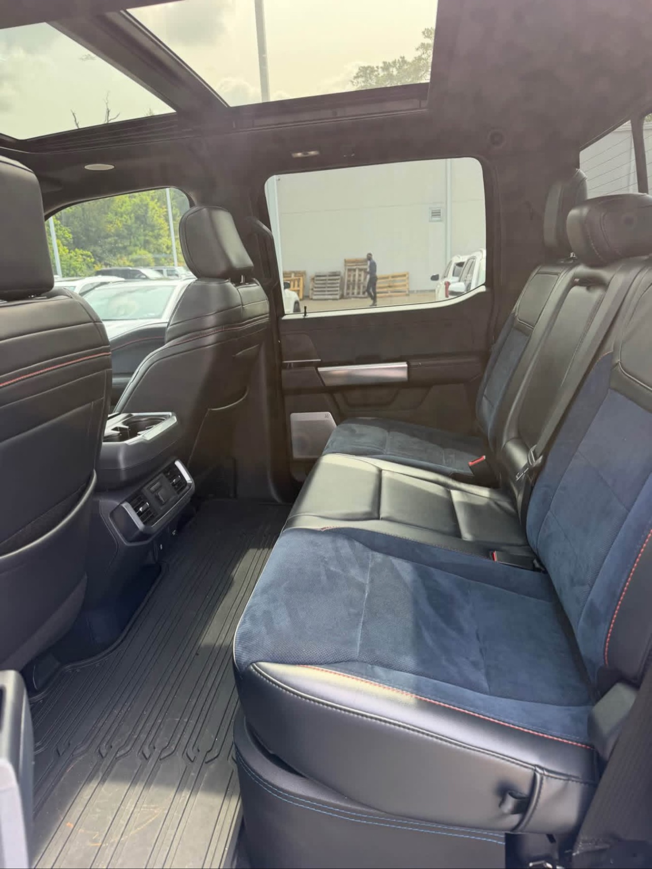 BUY 2022 FORD F-150 RAPTOR – FULLY LOADED YES