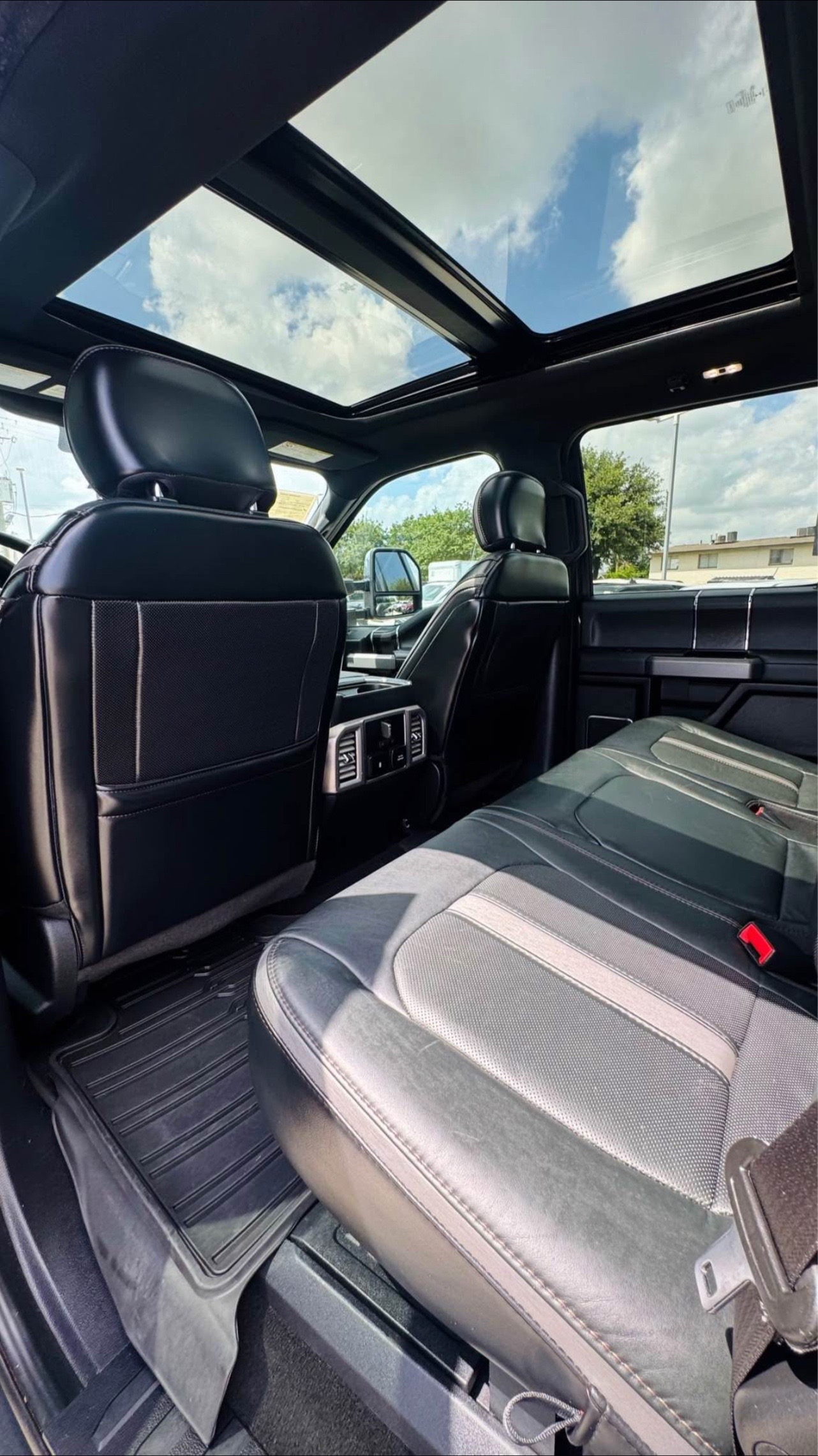 BUY 2019 FORD F-250 SUPER DUTY CREW CAB PLATINUM