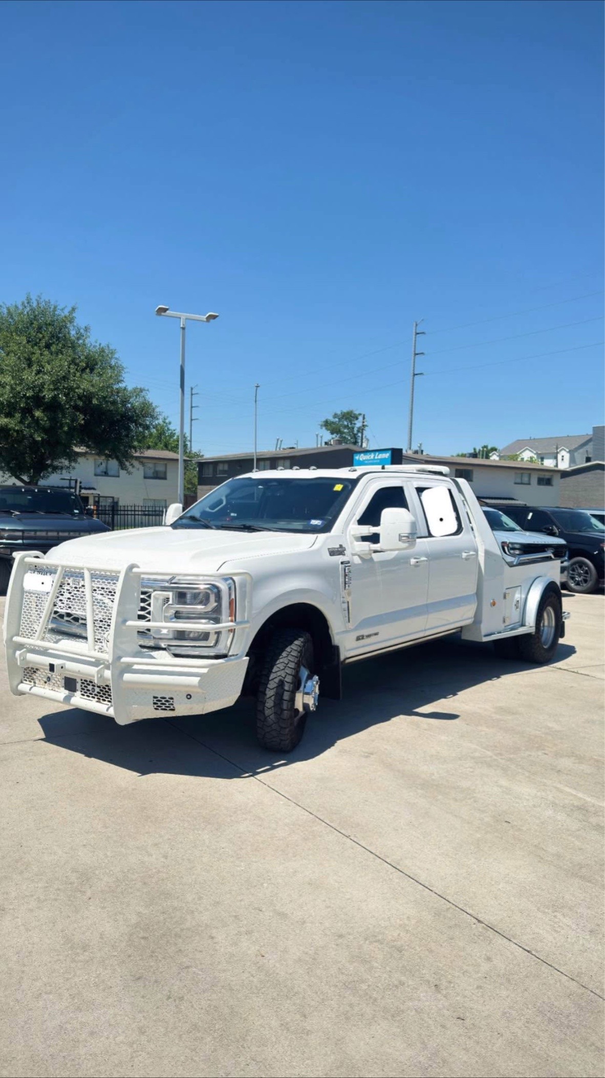 2023 FORD F-350 LARIAT CAB & CHASSIS