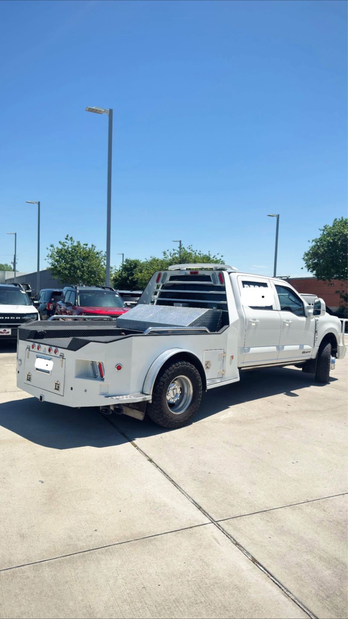 2023 FORD F-350 LARIAT CAB & CHASSIS
